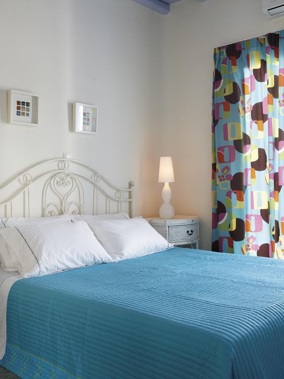 Gt Luxury Suites Ornos  Room photo